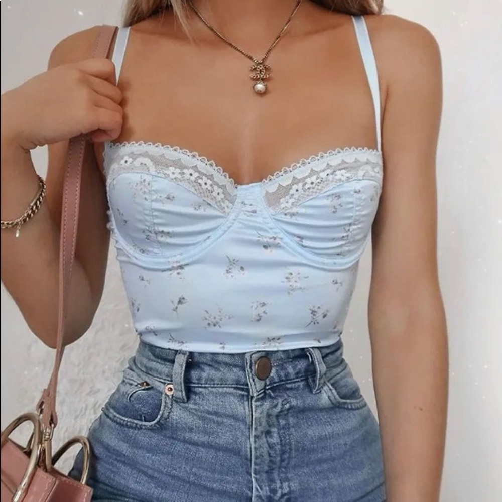 floral, y2k light blue bustier crop top 🌼